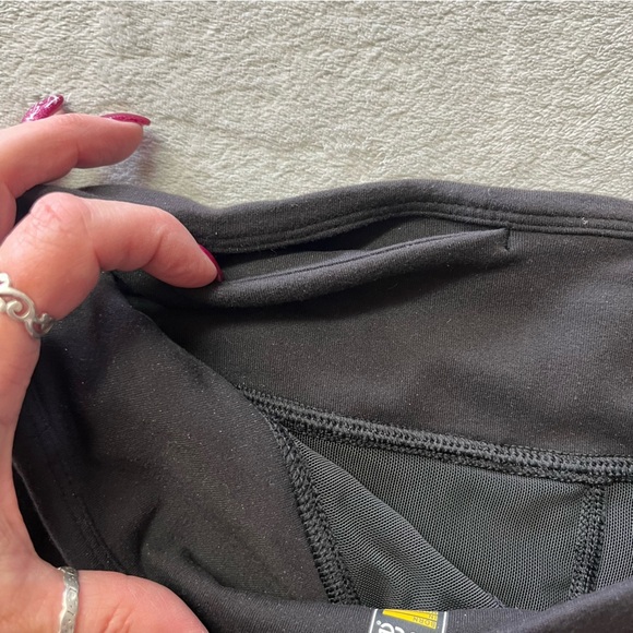 Lolë Black Cropped Athletic Leggings - Picture 8 of 11